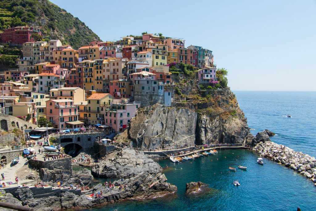 Cinqueterre, an original honeymoon: exploring coastal beauty and charm