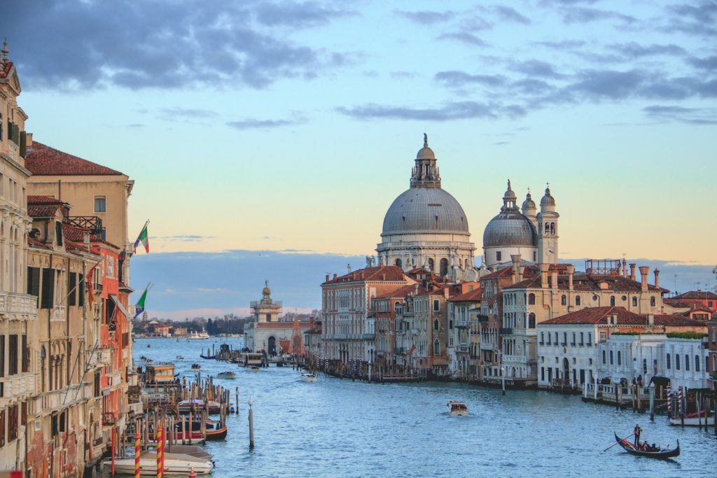 Scoprire venezia in inverno: un viaggio di nozze da favola